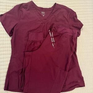 L Insight Jogger Scrub Set! WINE